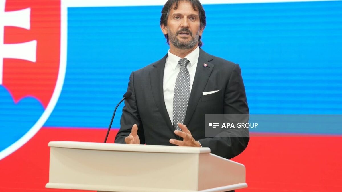 Ministro de Defensa de Eslovaquia: Azerbaiyán ha demostrado que es posible proteger su soberanía e integridad territorial