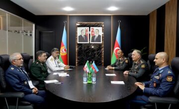 Azerbaiyán e Irán discuten relaciones en el ámbito militar