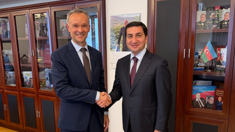 Hikmət Hacıyev se reúne con el embajador de Lituania