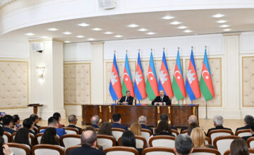 El presidente Ilham Aliyev y el primer ministro de Camboya comparecen ante la prensa con declaraciones