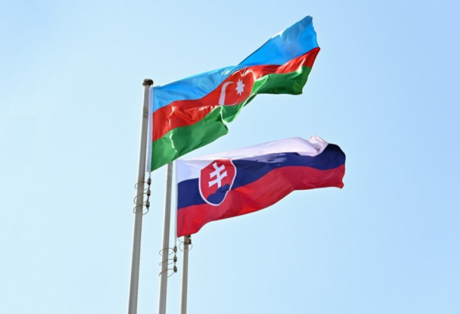 Se intercambiará información confidencial entre Azerbaiyán y Eslovaquia