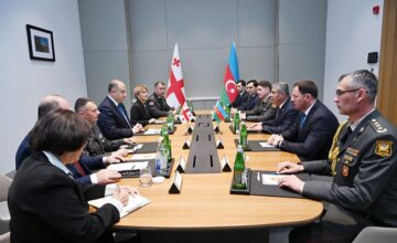 Cooperación militar entre Azerbaiyán y Georgia discutida en Shusha