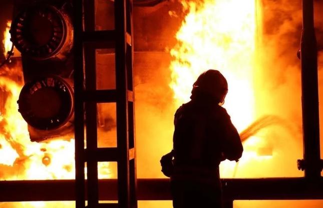 Incendio en Ismailli: una casa y una edificación auxiliar en llamas