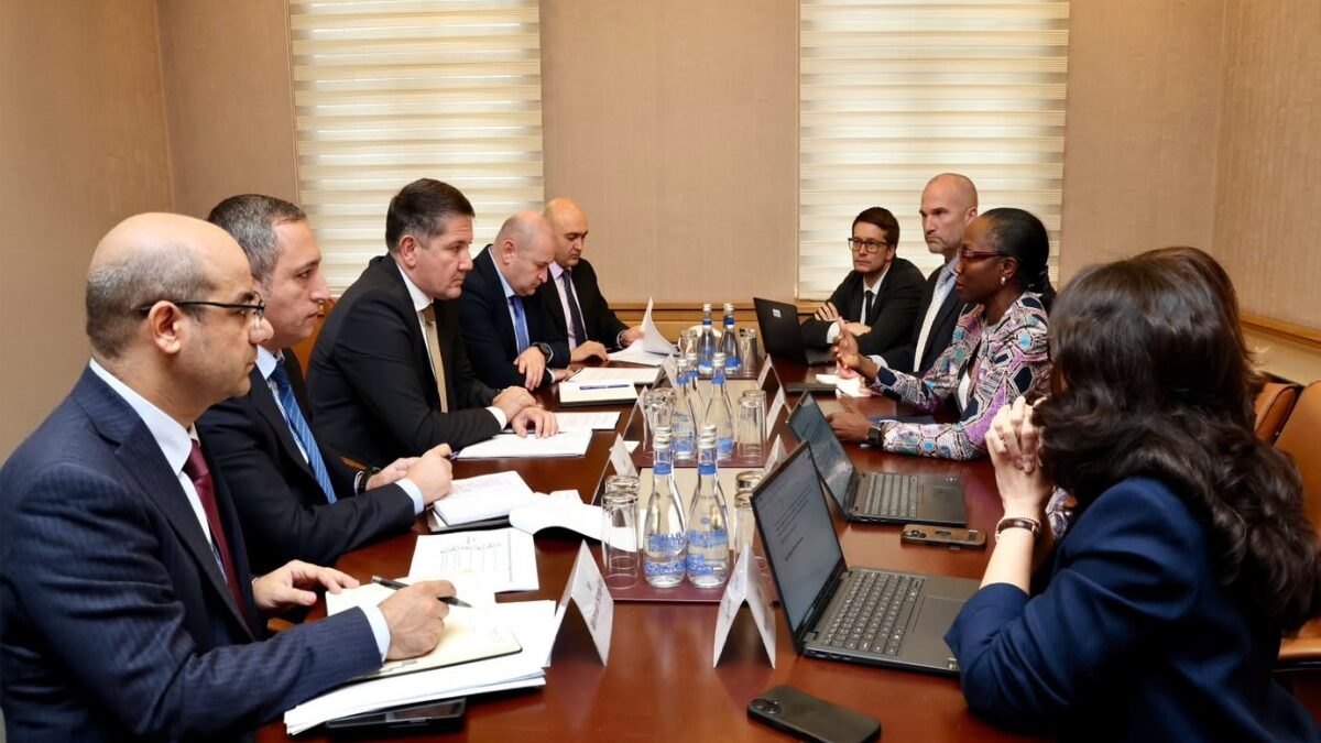 Azerbaiyán prepara un nuevo mecanismo para créditos empresariales con el Banco Mundial