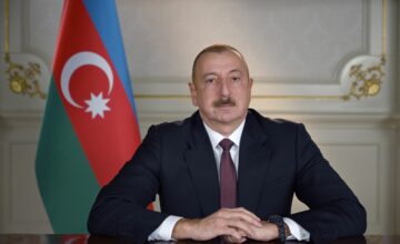 El presidente Ilham Aliyev llega a Turkmenistán en visita de trabajo