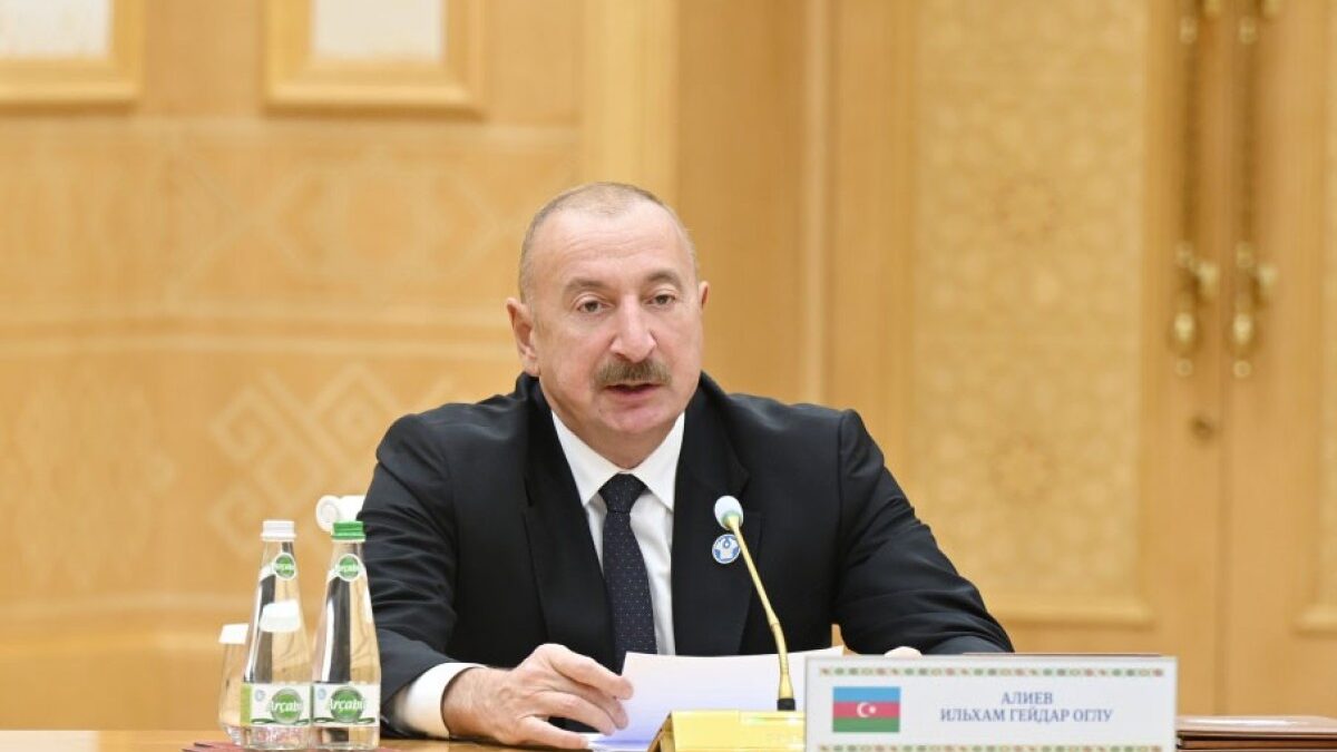 Se celebra una reunión ampliada del Consejo de Jefes de Estado de la CEI en Turkmenbashi, el Presidente participa en el evento