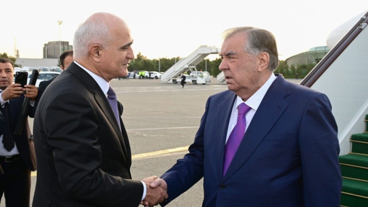 Emomali Rahmon visita Azerbaiyán
