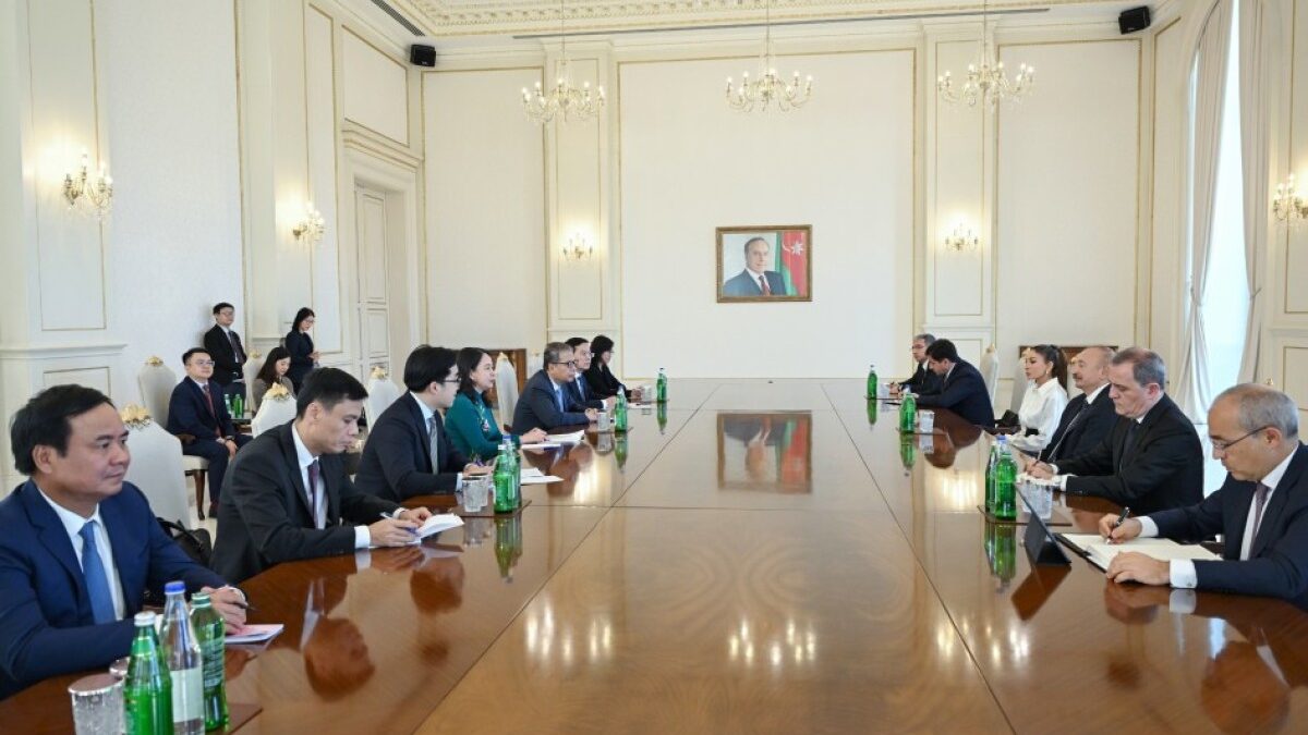 El presidente Ilham Aliyev se reúne con la vicepresidenta de Vietnam
