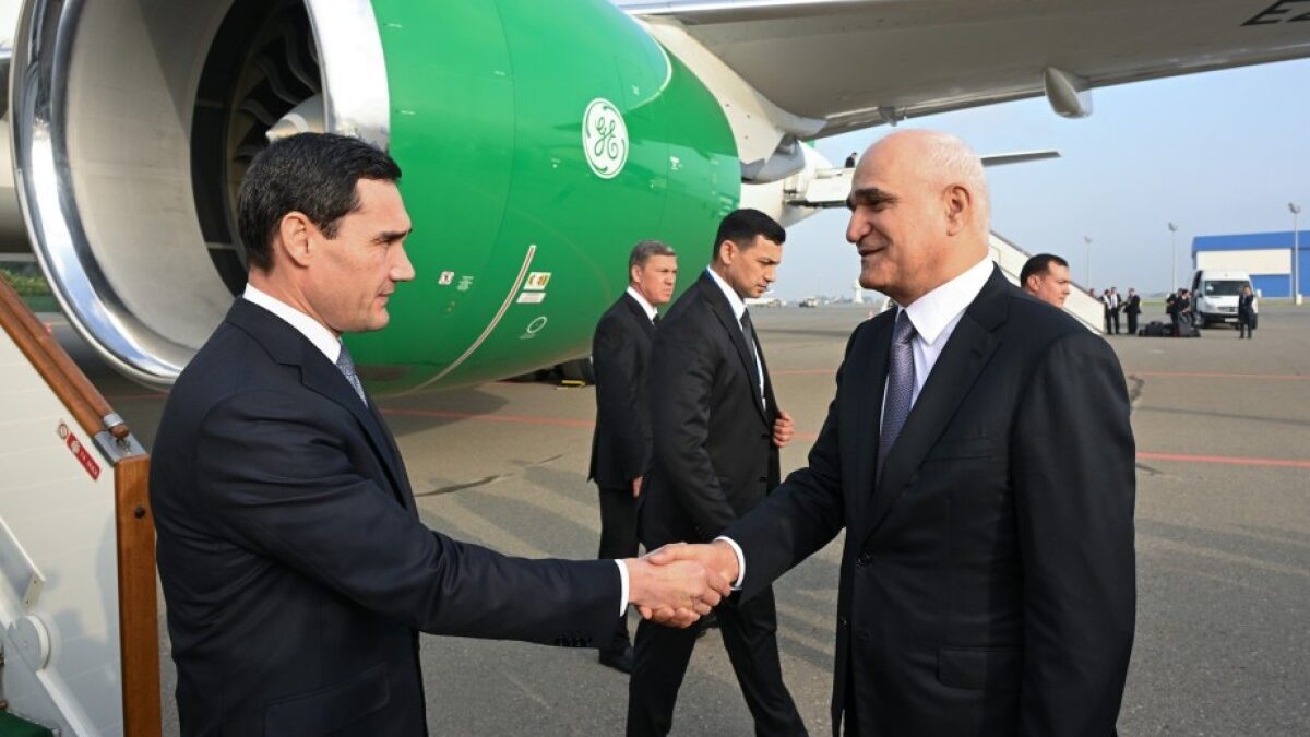 Presidente de Turkmenistán visita Azerbaiyán