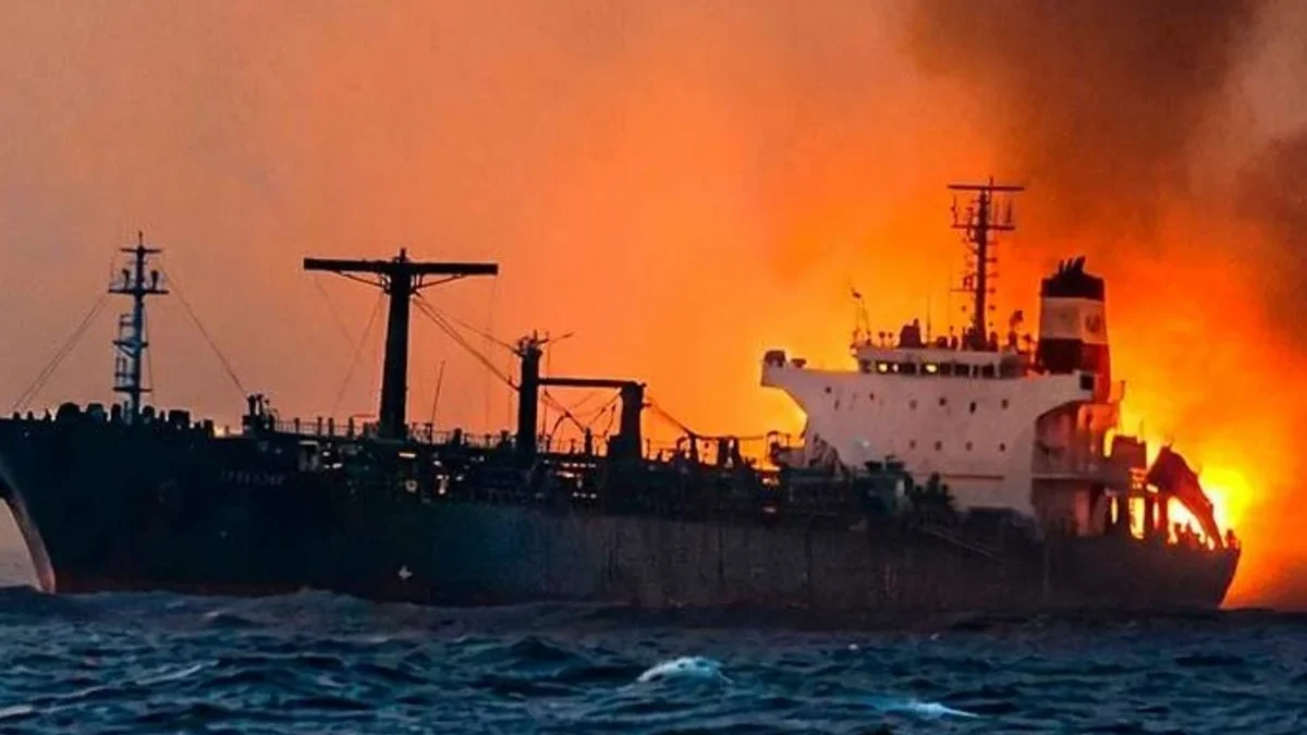 SEPAH: Incendio en un petrolero que cruzó el Estrecho de Ormuz sin permiso