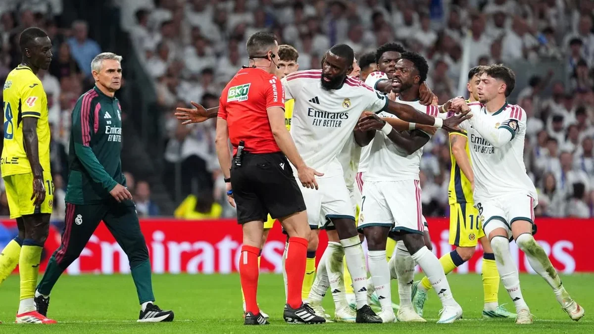 Vinícius, jugador del “Real”, sancionado con 4 partidos