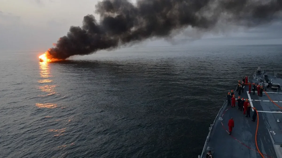 Irán informa de un ataque a un barco en el Estrecho de Ormuz