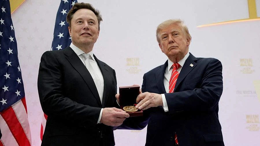 Trump galardona a Musk con la Medalla Nacional de Ciencias