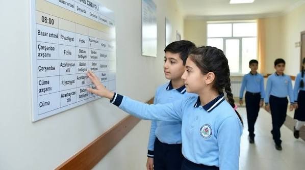 La hora de inicio de las clases en Azerbaiyán podría cambiar