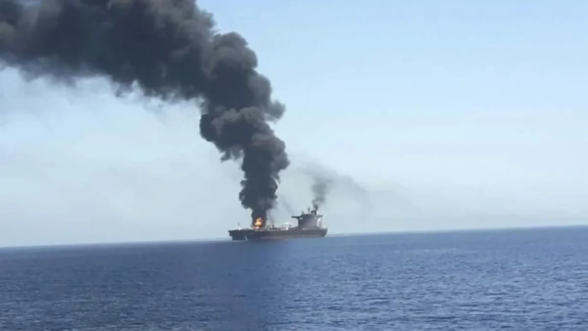 UKMTO: Un petrolero fue tiroteado en el Estrecho de Ormuz