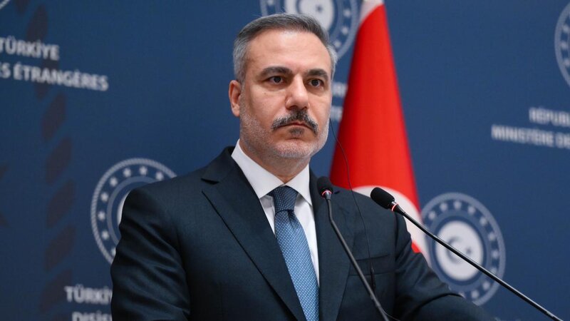 Hakan Fidan llega a Azerbaiyán