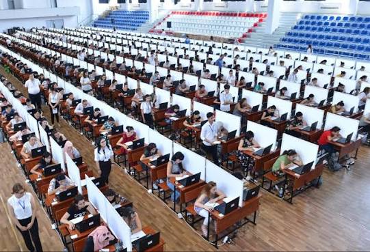 Ya casi 7.000 profesores han completado su entrevista para el examen de competencia general