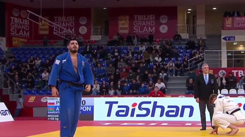 Jamal Gamzatkhanov comenzó el campeonato mundial con una victoria