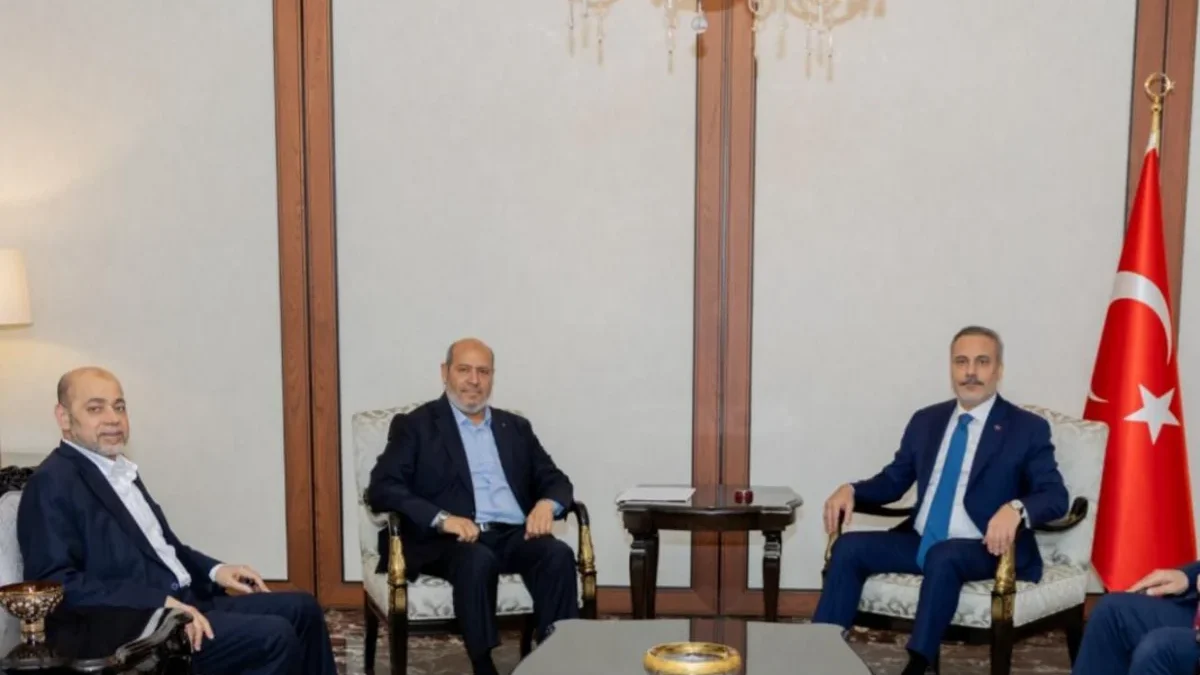Hakan Fidan se reúne con una delegación de Hamás
