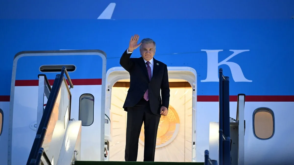 La visita de trabajo del Presidente de Uzbekistán a Azerbaiyán ha concluido