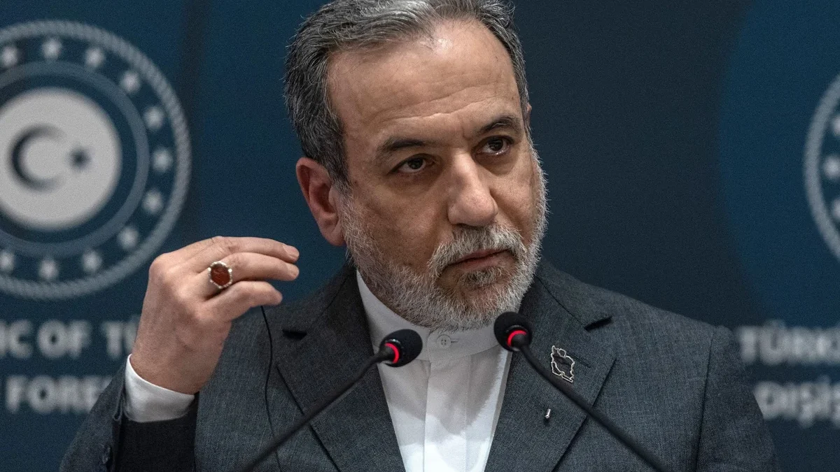 Araqchi: Si se aceptan las condiciones de Irán, el Estrecho de Ormuz se abrirá