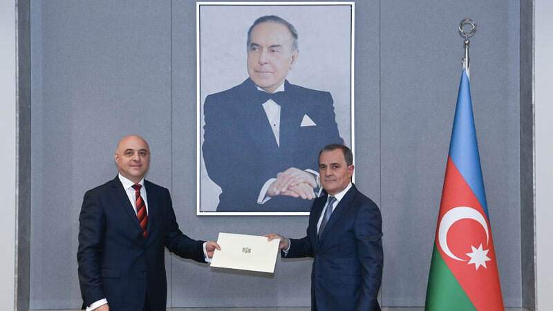 Ceyhun Bayramov se reunió con el nuevo embajador de Georgia