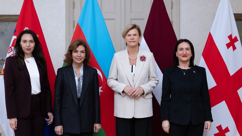 Nermina Mustafayeva se reúne con el jefe del Ministerio de Asuntos Exteriores de Letonia